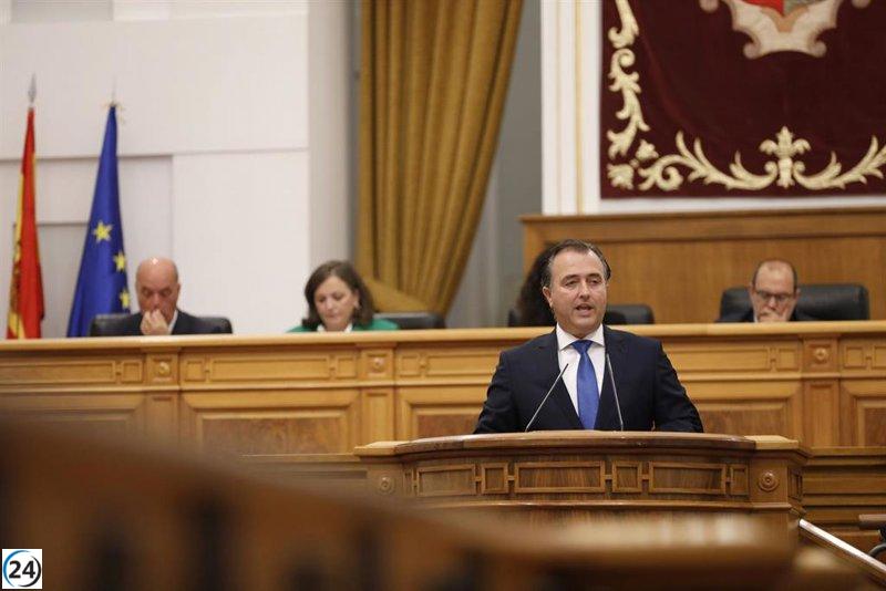 Vox sugiere que C-LM sea reconocida como 'Región Pro-Vida' o que las ayudas sociales se enfoquen en los españoles.