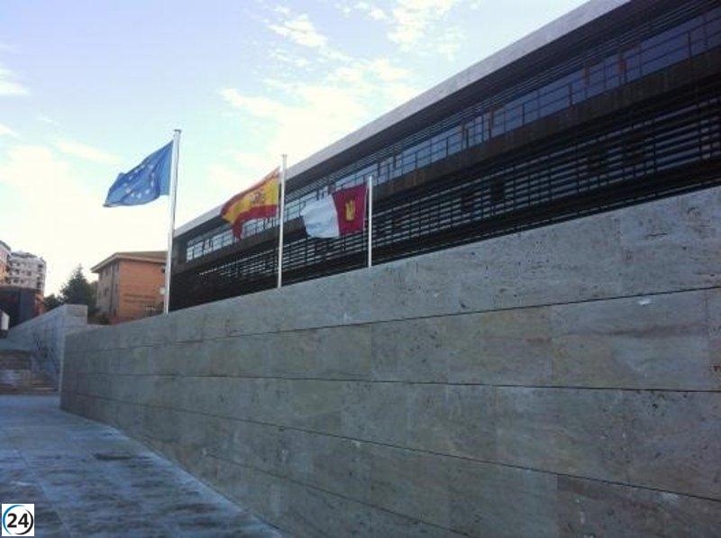 La Sanidad destituye a Laura Ruiz y designa a Joaquín Torres como nuevo director de Salud Pública.
