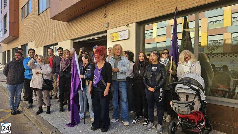 Feministas exigen a la Subdelegación investigar el desalojo de una madre con su bebé en Azuqueca.