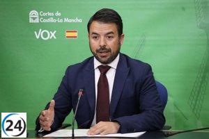 Vox critica al Sescam por revelar información privada de empleados en redes sociales.
