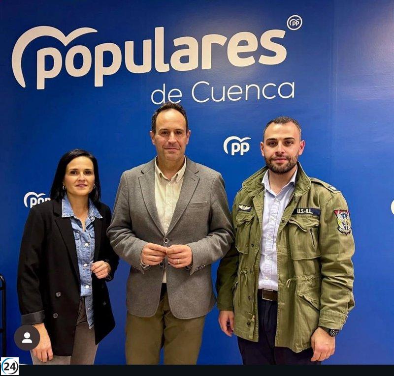 Martín Lapeña asume la secretaría general del PP en Cuenca, con Raquel Oliver como portavoz.