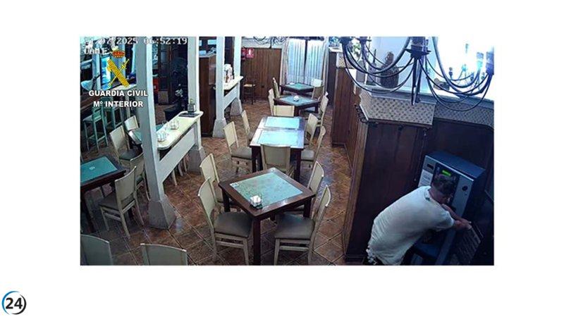 Capturan a dos sospechosos y abren investigación a otro por robos en Tomelloso.