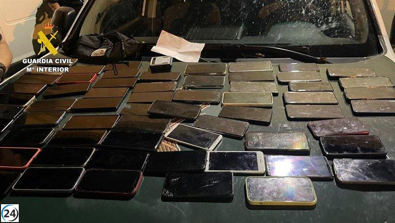 Cinco delincuentes arrestados por robo de más de 150 teléfonos móviles con valor de 90.100 euros en Viñarock.