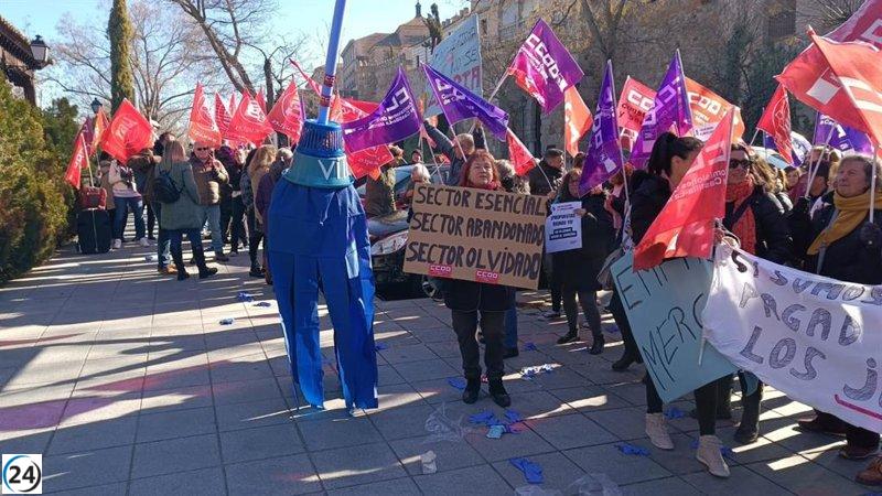 Sindicatos piden a Page actuar en conflicto laboral de limpieza en C-LM.