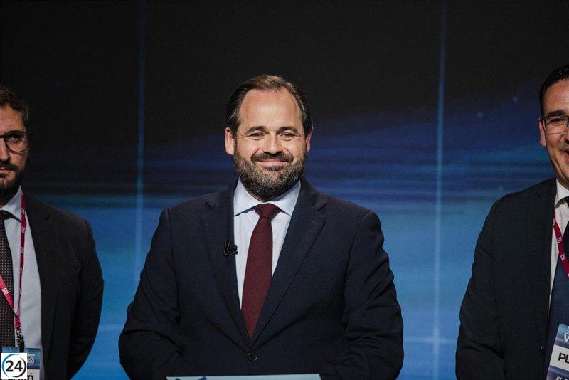 Núñez confronta bajada de impuestos con fiscalidad de Page que afecta salarios laborales en 199 días al año.