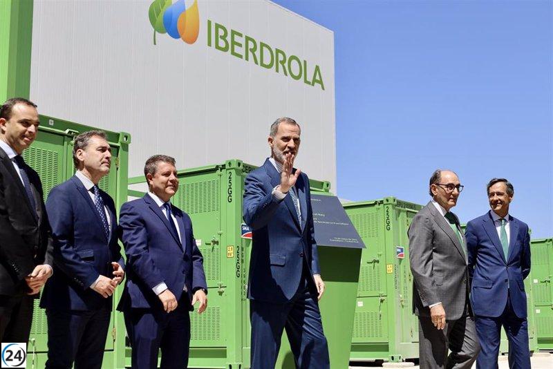 El Rey de Países Bajos y Felipe VI visitan planta de hidrógeno verde de Iberdrola en Puertollano.