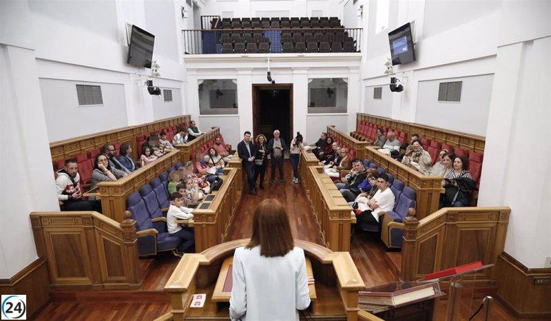 El Parlamento de Castilla-La Mancha retoma su programa de puertas abiertas con la visita inaugural de la legislatura
