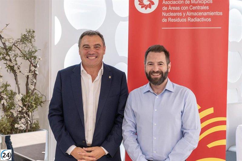 El alcalde de Yebra seguirá liderando la Asociación de Municipios en Áreas Nucleares por los próximos seis años.