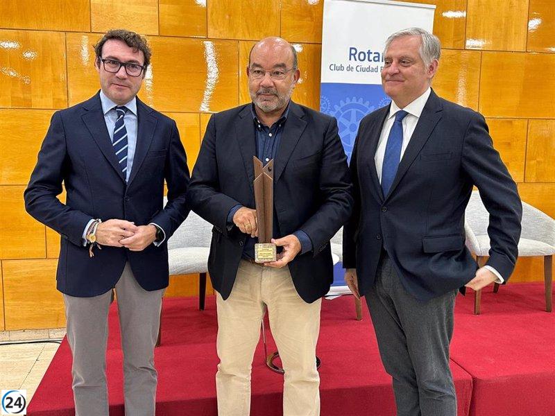 El periodista conservador Ángel Expósito galardonado por su destacada comunicación por el Club Rotario de Ciudad Real