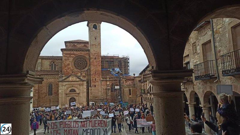 Multitudes se manifiestan de nuevo en Sigüenza en demanda de una atención médica adecuada.