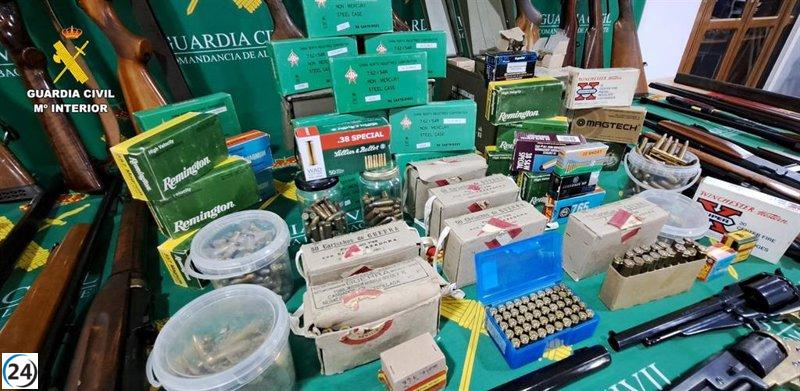 Arresto en Abengibre por posesión ilegal de cinco armas y municiones, incluyendo material bélico