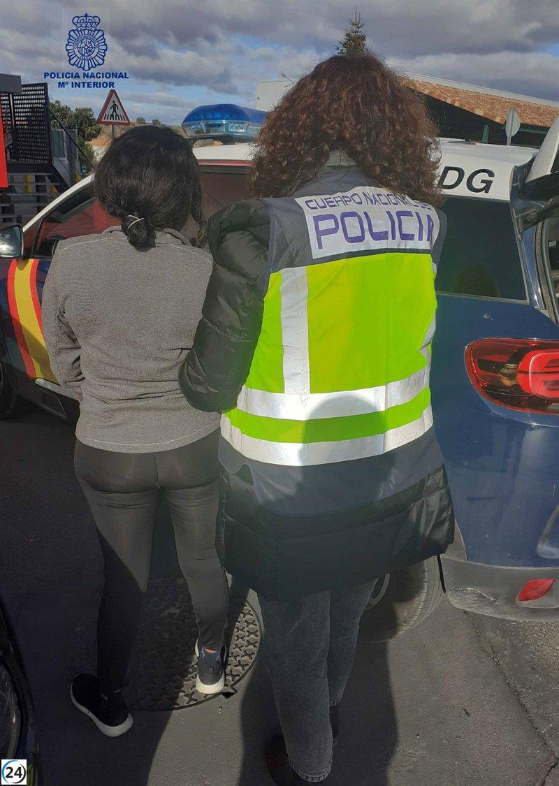 Cuatro individuos en Cuenca aprehendidos por producción de documentos falsos para laborar sin autorización