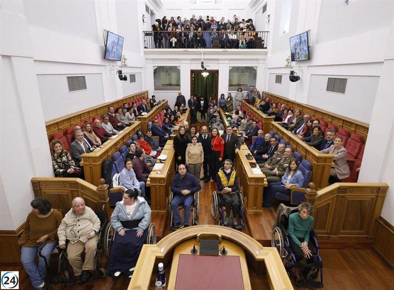 Reivindicación de personas con discapacidad por inclusión educativa y profesional en Cortes de C-LM