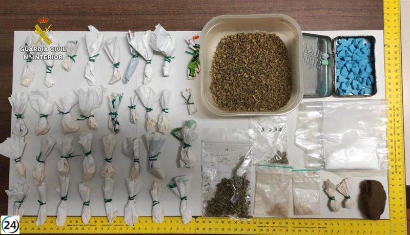 Arresto en Torremocha del Campo por transporte de múltiple variedad de drogas.