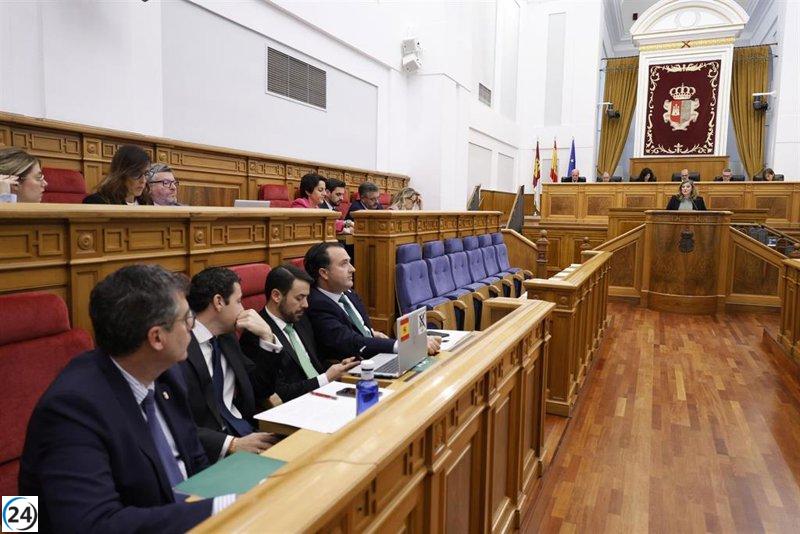 División en el pleno de C-LM por el informe de violencia de género entre PSOE, PP y Vox