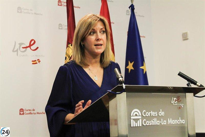 PSOE denuncia censura del PP en Quintanar de la Orden sobre obra teatral que aborda la libertad.