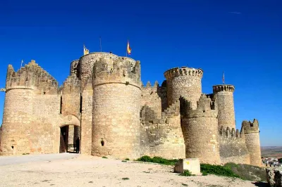 Visita el hermoso castillo de Belmonte