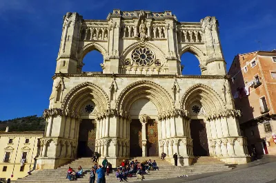 Admira la catedral de Santa María de Cuenca